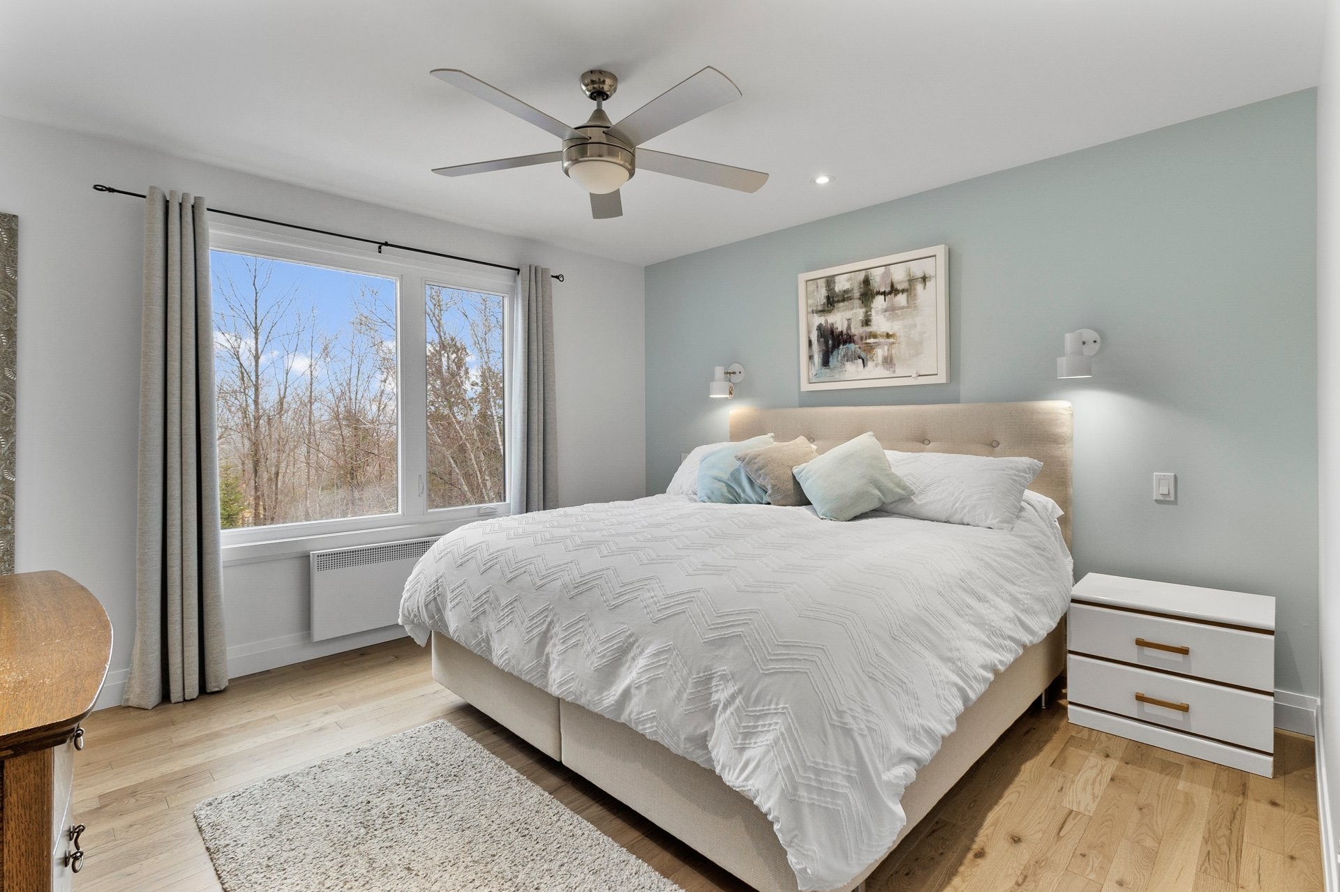 









230


Rue René

,
Magog,




QC
J1X7P7

