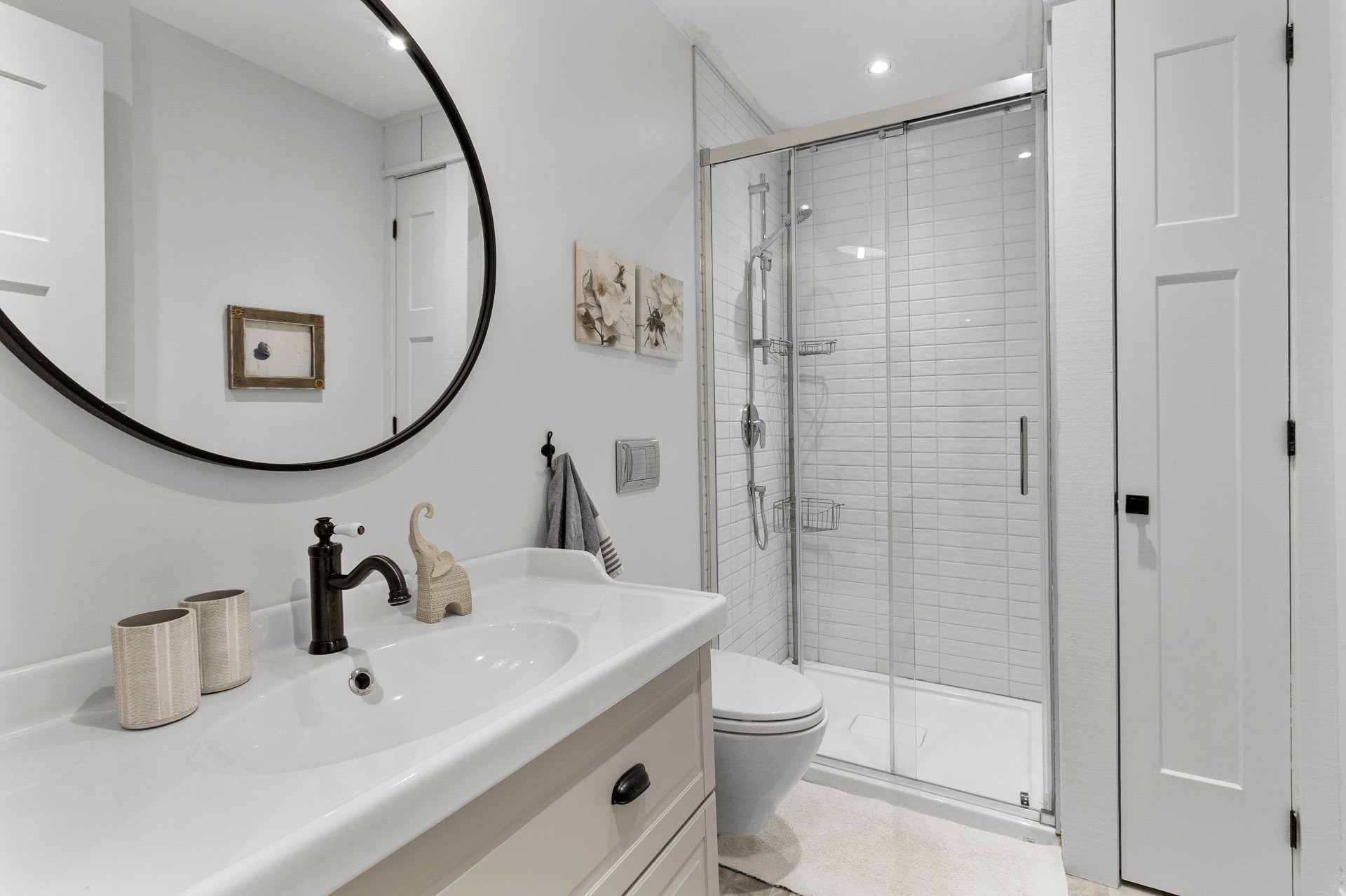 









230


Rue René

,
Magog,




QC
J1X7P7

