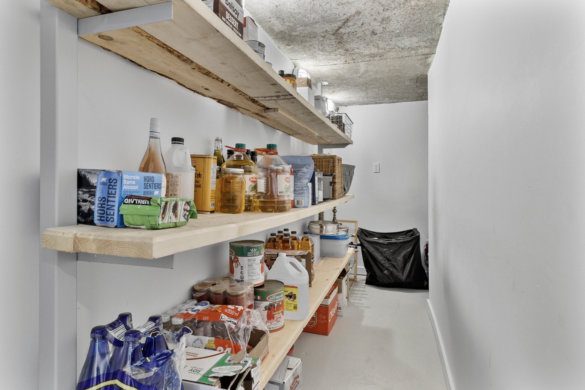 









230


Rue René

,
Magog,




QC
J1X7P7

