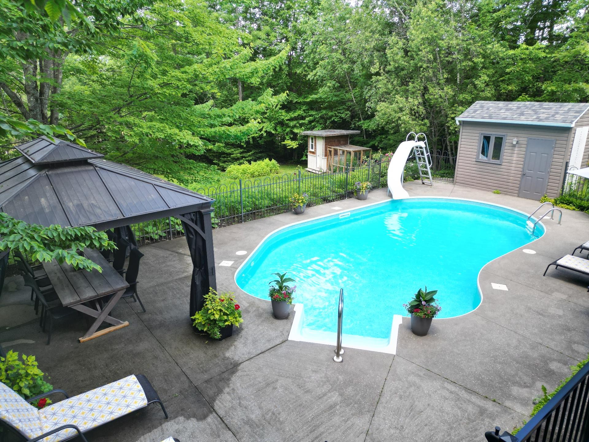 









230


Rue René

,
Magog,




QC
J1X7P7

