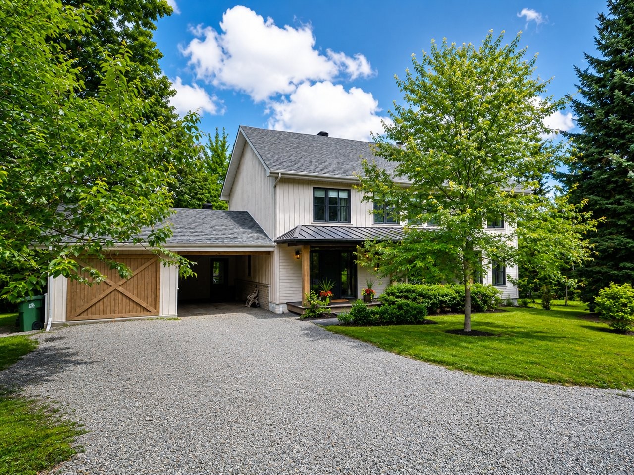 









230


Rue René

,
Magog,




QC
J1X7P7

