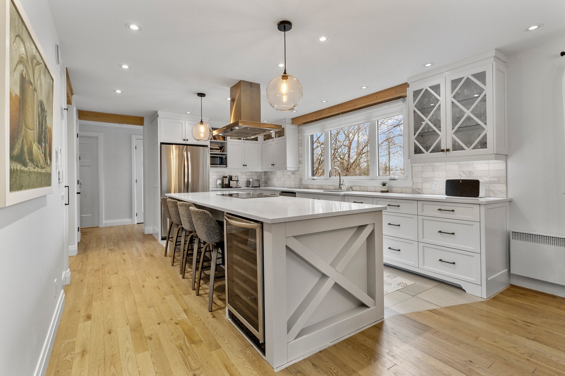 









230


Rue René

,
Magog,




QC
J1X7P7

