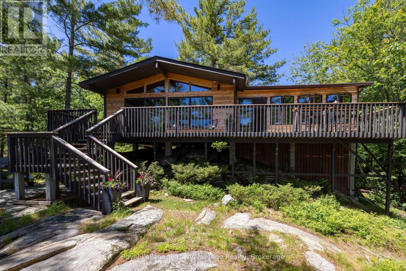 












7 A60 ISLAND

,
The Archipelago (Archipelago North),




Ontario
P0G1K0

