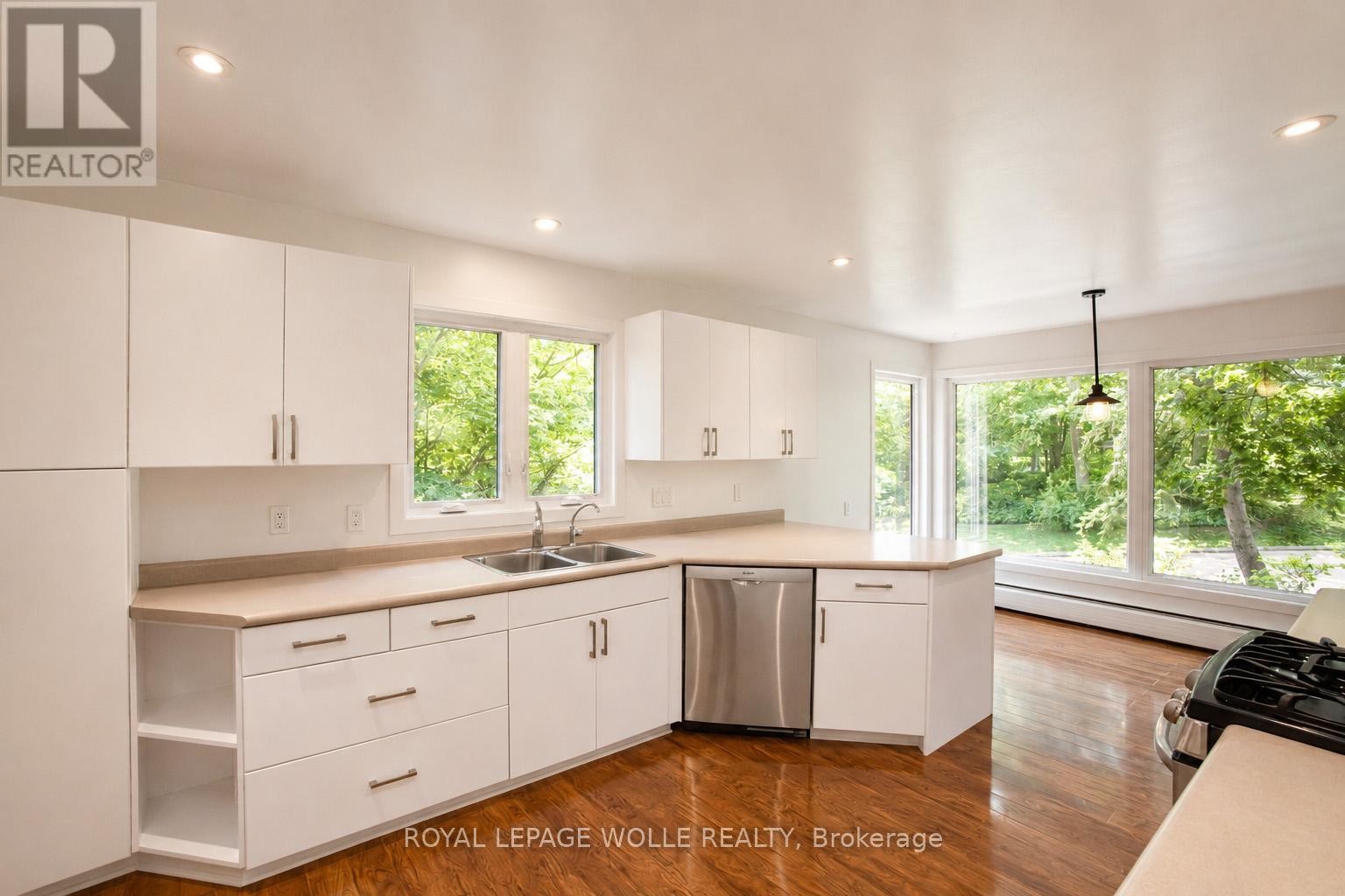 












294 ALGONQUIN DRIVE

,
Waterloo,




Ontario
N2L2S8

