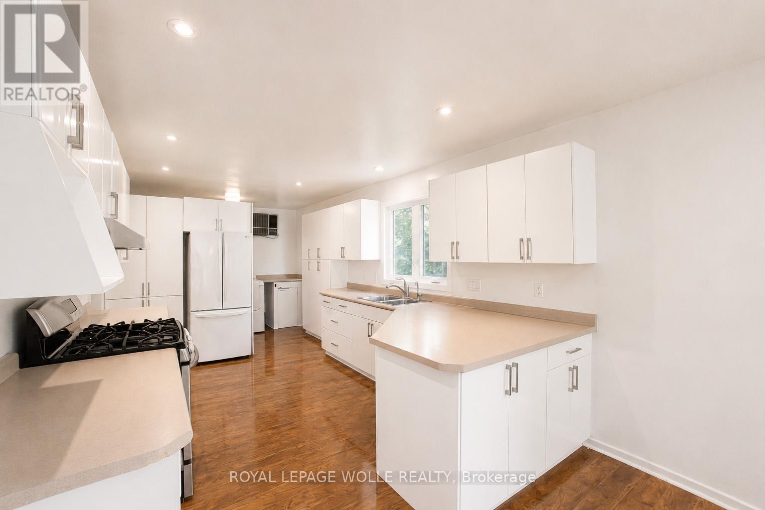 












294 ALGONQUIN DRIVE

,
Waterloo,




Ontario
N2L2S8

