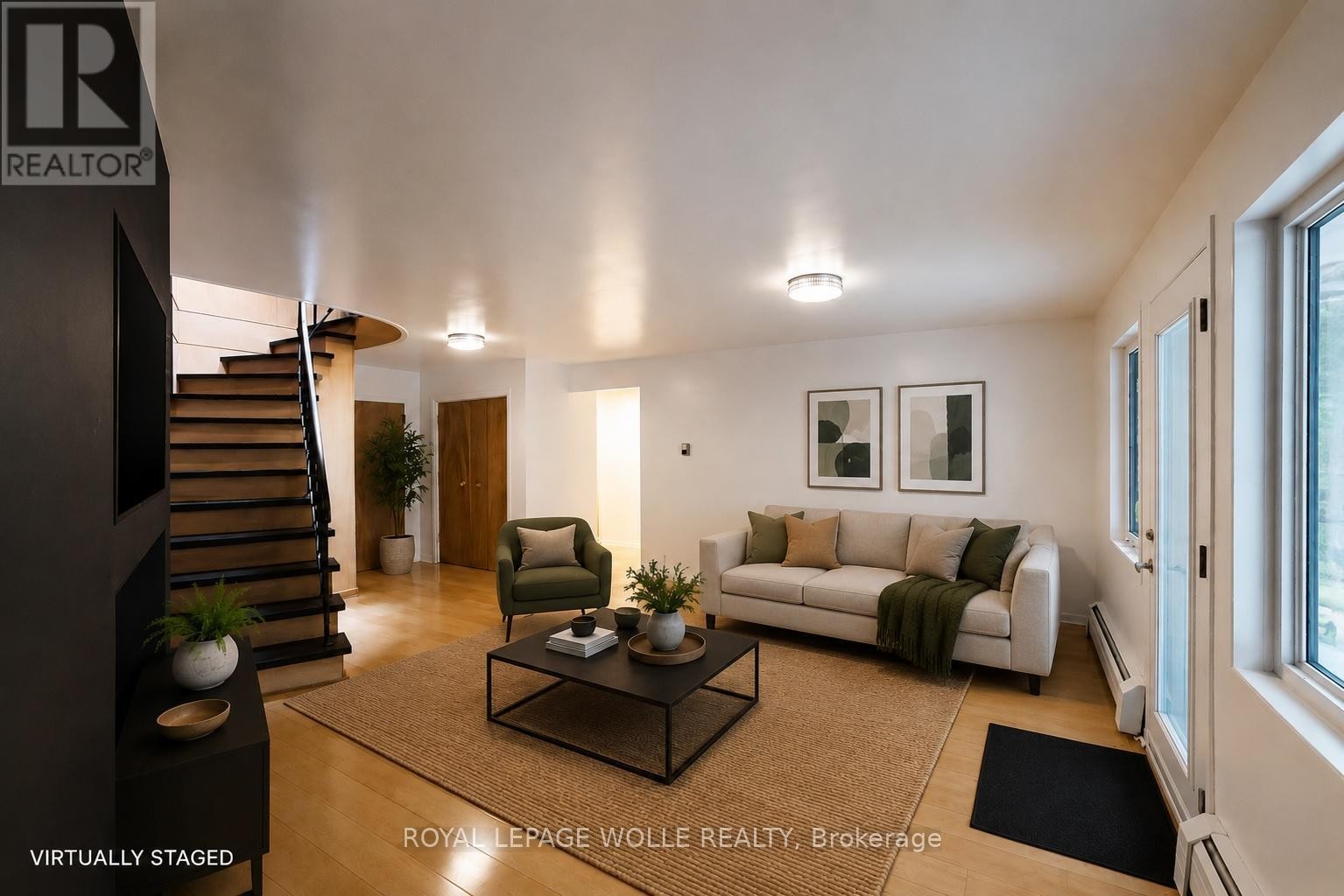 












294 ALGONQUIN DRIVE

,
Waterloo,




Ontario
N2L2S8

