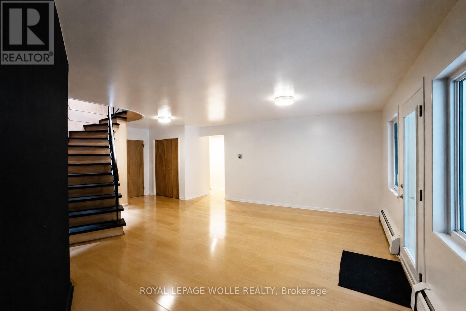 












294 ALGONQUIN DRIVE

,
Waterloo,




Ontario
N2L2S8

