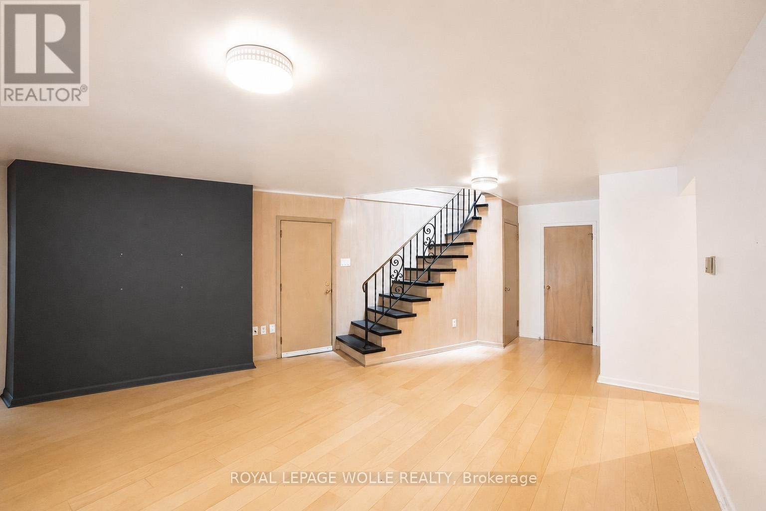 












294 ALGONQUIN DRIVE

,
Waterloo,




Ontario
N2L2S8

