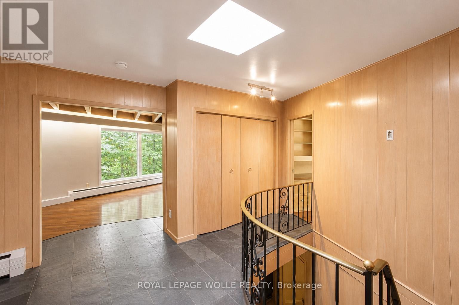 












294 ALGONQUIN DRIVE

,
Waterloo,




Ontario
N2L2S8

