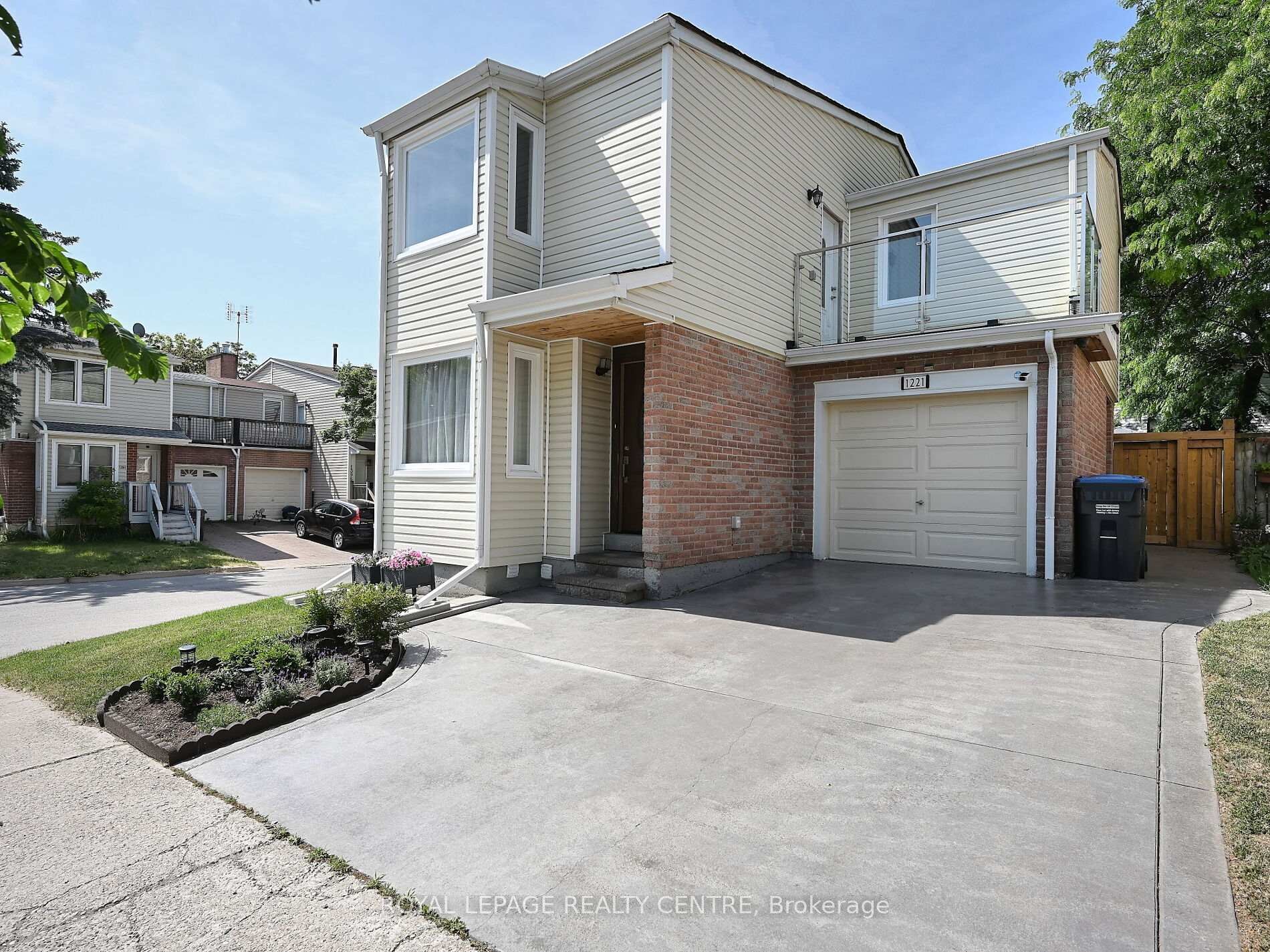 









1221


Kos

Boulevard,
Mississauga,




ON
L5J 4L3

