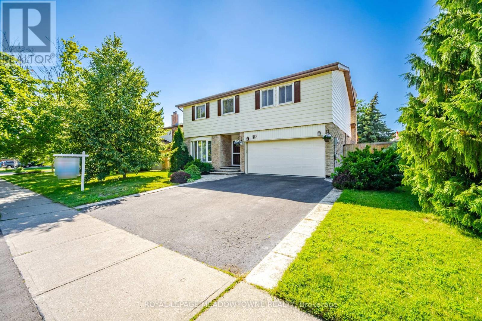 












913 MAPLE AVENUE

,
Milton,




Ontario
L9T3X6

