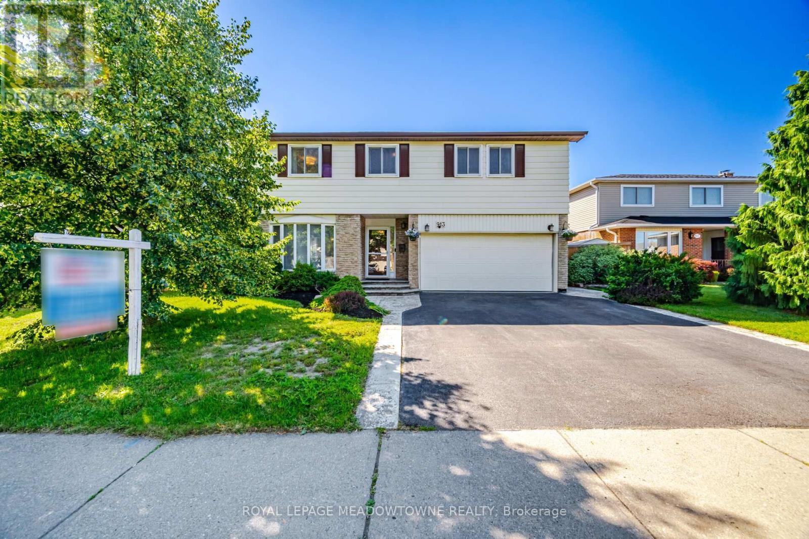 












913 MAPLE AVENUE

,
Milton,




Ontario
L9T3X6

