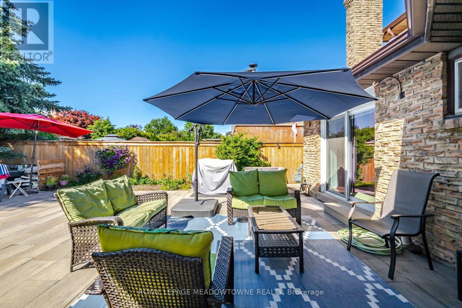 












913 MAPLE AVENUE

,
Milton,




Ontario
L9T3X6


