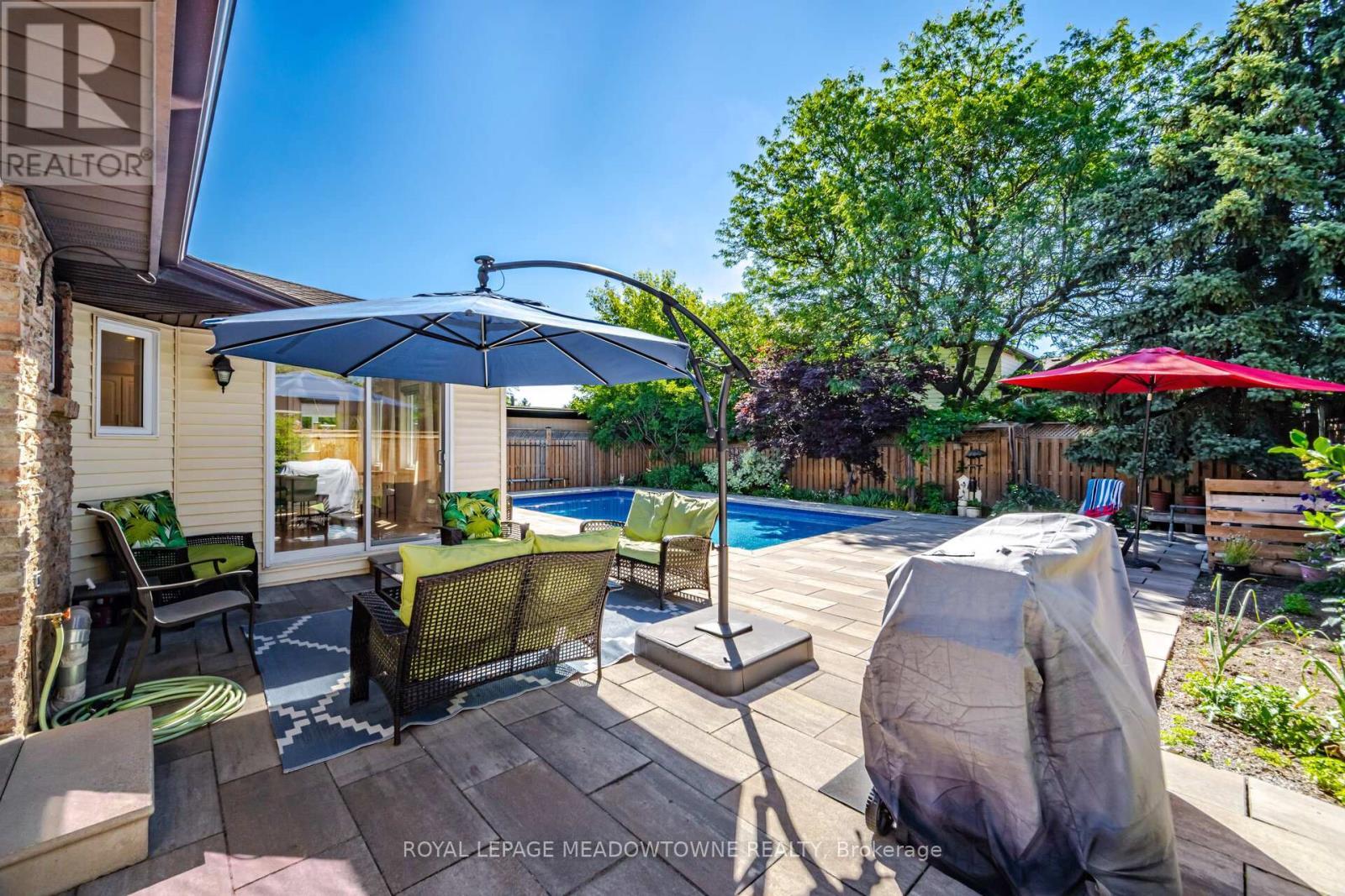 












913 MAPLE AVENUE

,
Milton,




Ontario
L9T3X6

