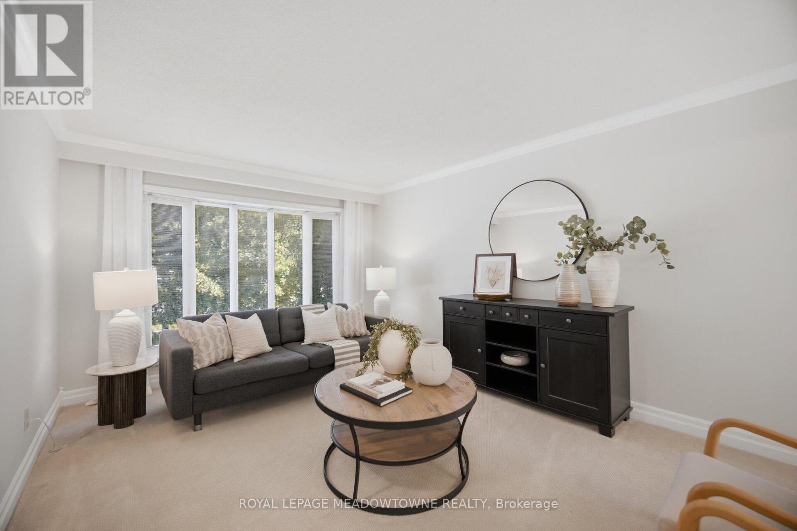 












913 MAPLE AVENUE

,
Milton,




Ontario
L9T3X6

