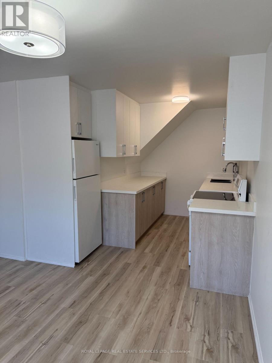 












110 ATLANTIC AVENUE

,
Toronto,




Ontario
M6K1X9

