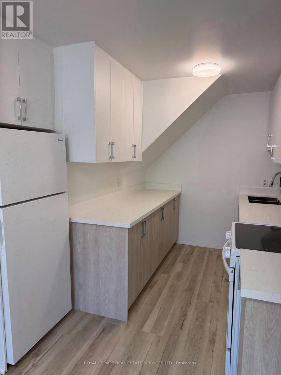 












110 ATLANTIC AVENUE

,
Toronto,




Ontario
M6K1X9

