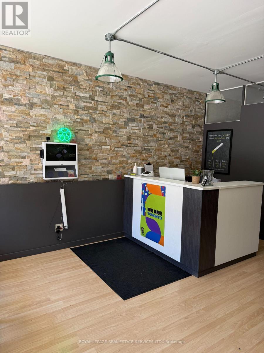 












110 ATLANTIC AVENUE

,
Toronto,




Ontario
M6K1X9

