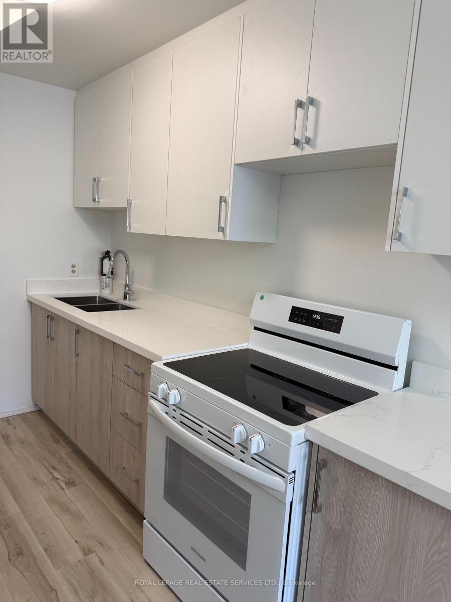 












110 ATLANTIC AVENUE

,
Toronto,




Ontario
M6K1X9

