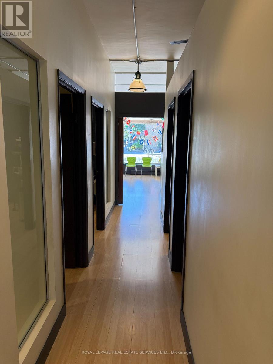 












110 ATLANTIC AVENUE

,
Toronto,




Ontario
M6K1X9

