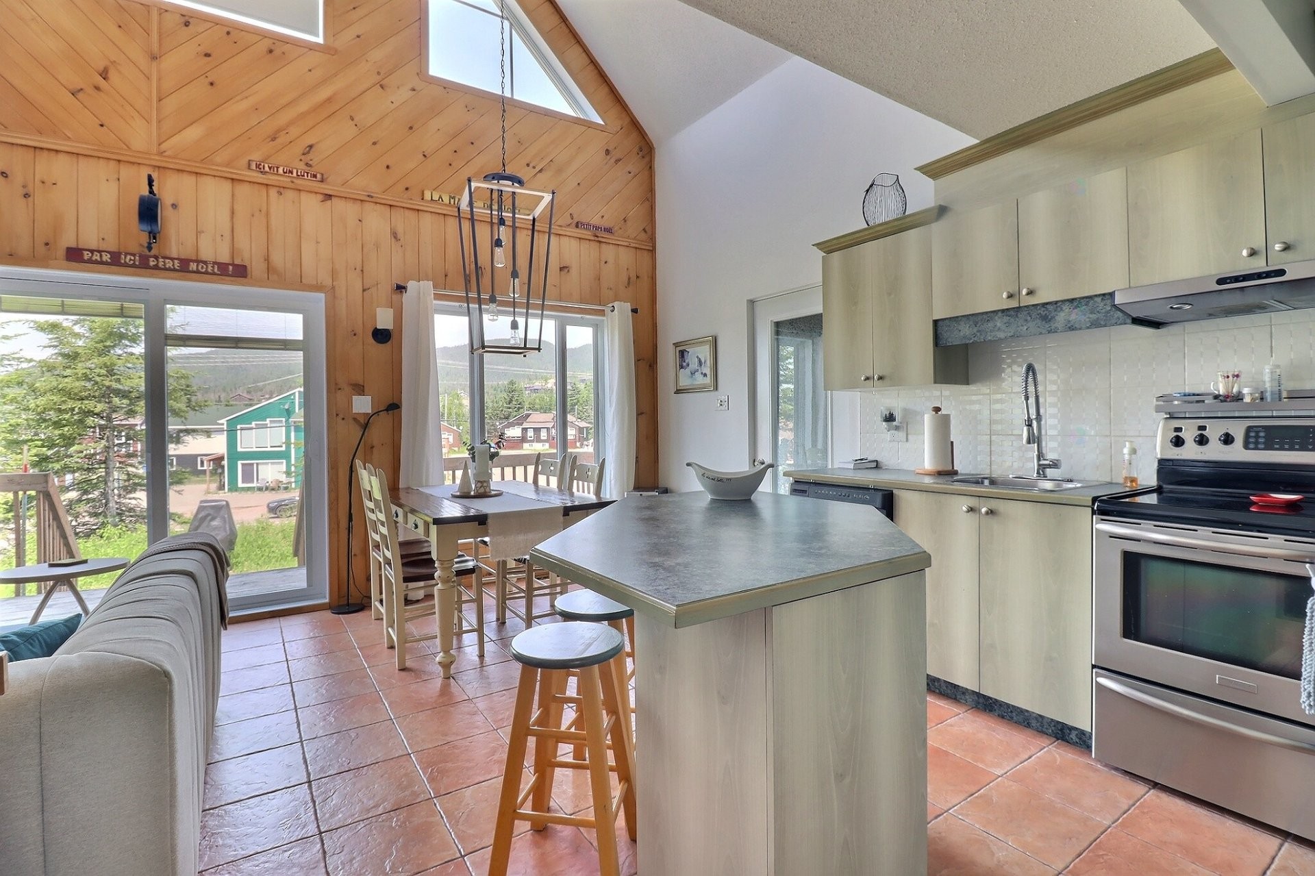 









57


Route du Valinouët

,
Saint-David-de-Falardeau,




QC
G0V1L0


