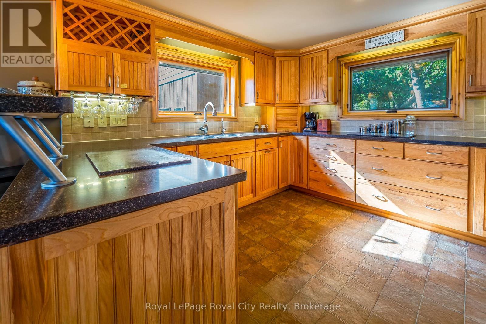 












584 WARNER BAY ROAD

,
Northern Bruce Peninsula,




Ontario
N0H2R0

