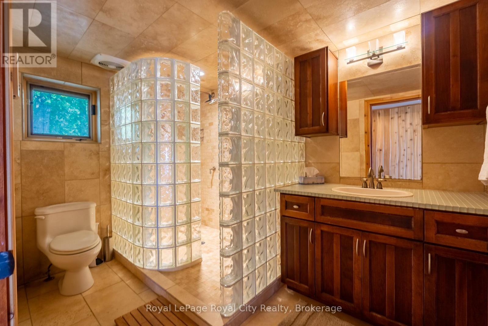 












584 WARNER BAY ROAD

,
Northern Bruce Peninsula,




Ontario
N0H2R0

