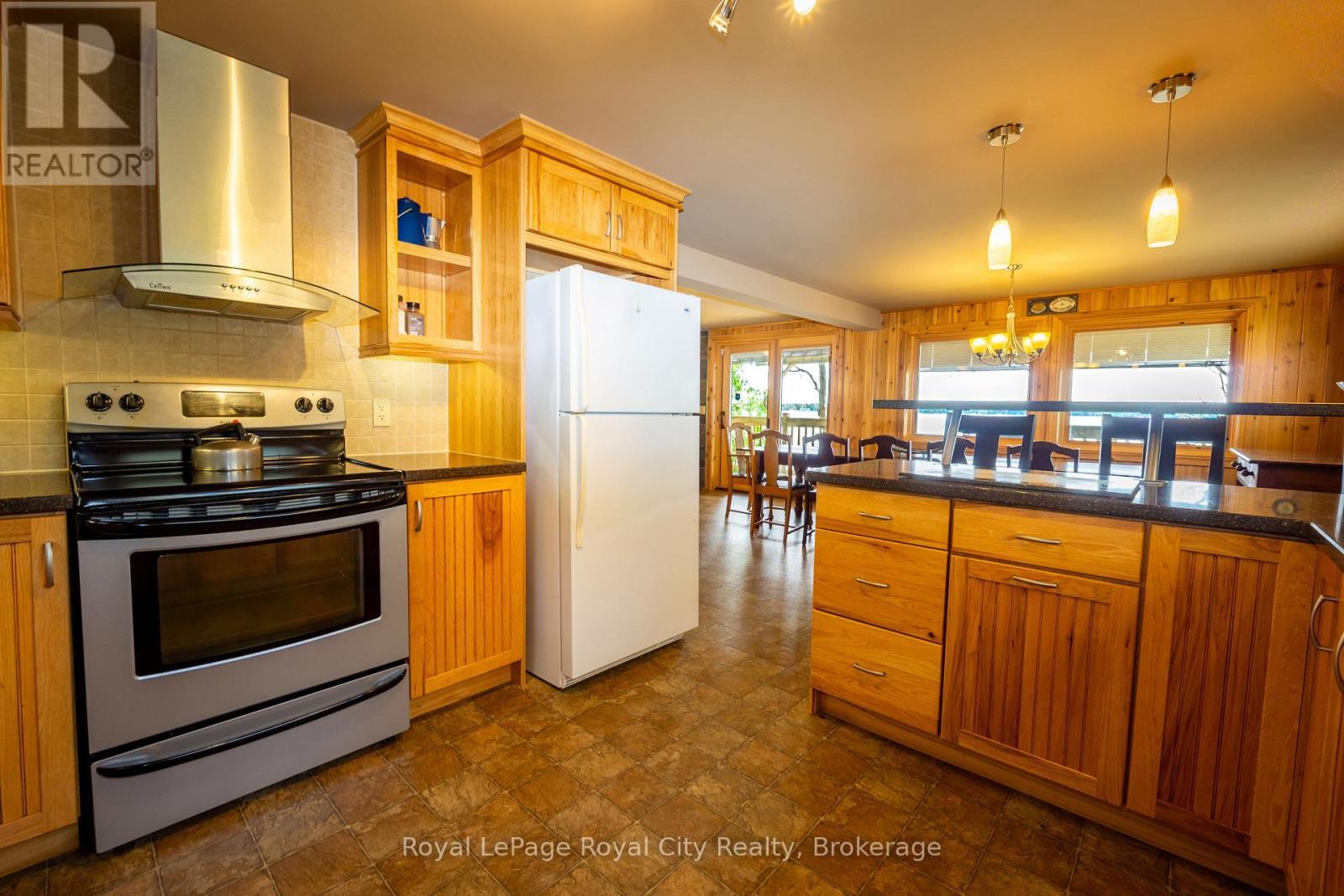 












584 WARNER BAY ROAD

,
Northern Bruce Peninsula,




Ontario
N0H2R0

