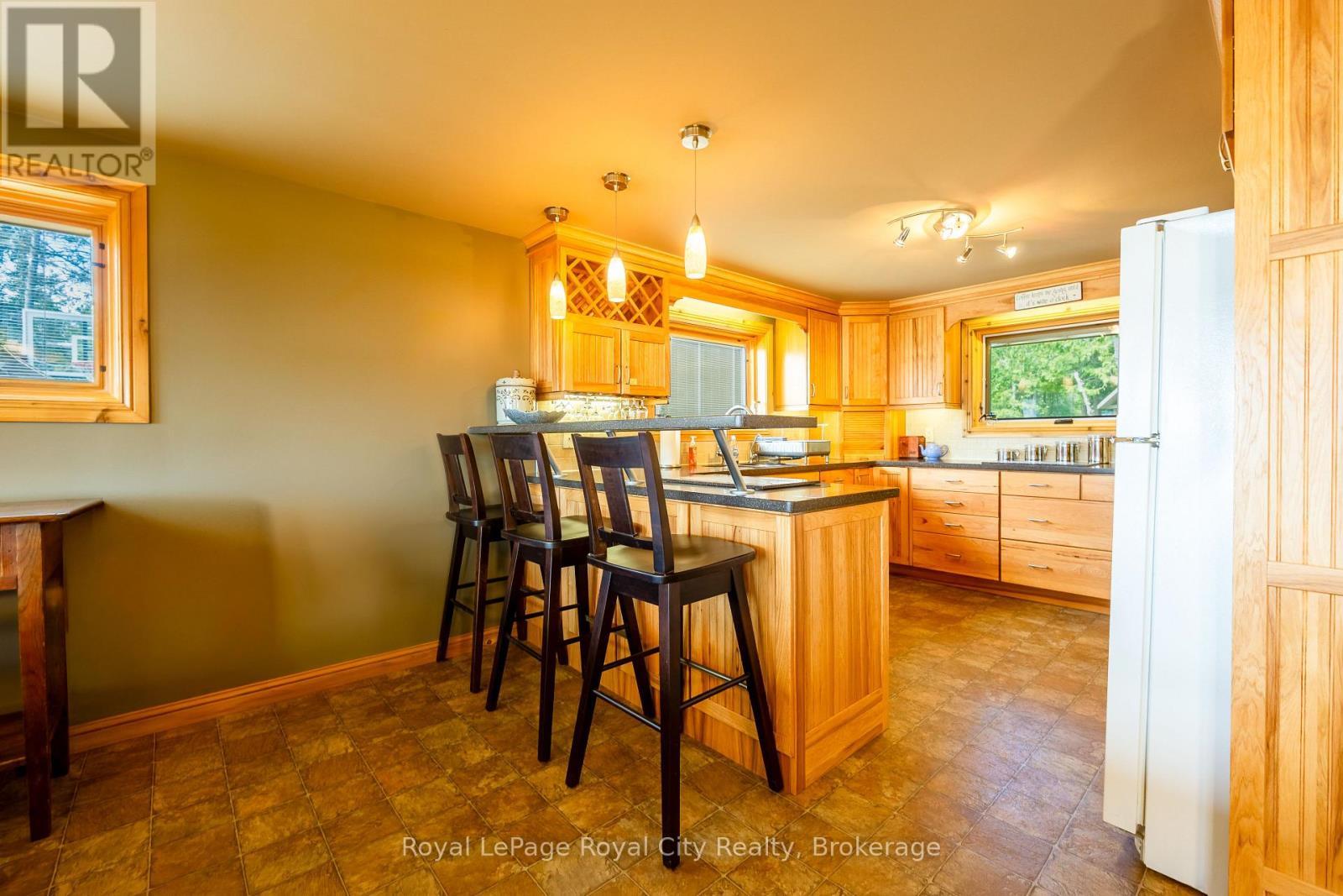 












584 WARNER BAY ROAD

,
Northern Bruce Peninsula,




Ontario
N0H2R0

