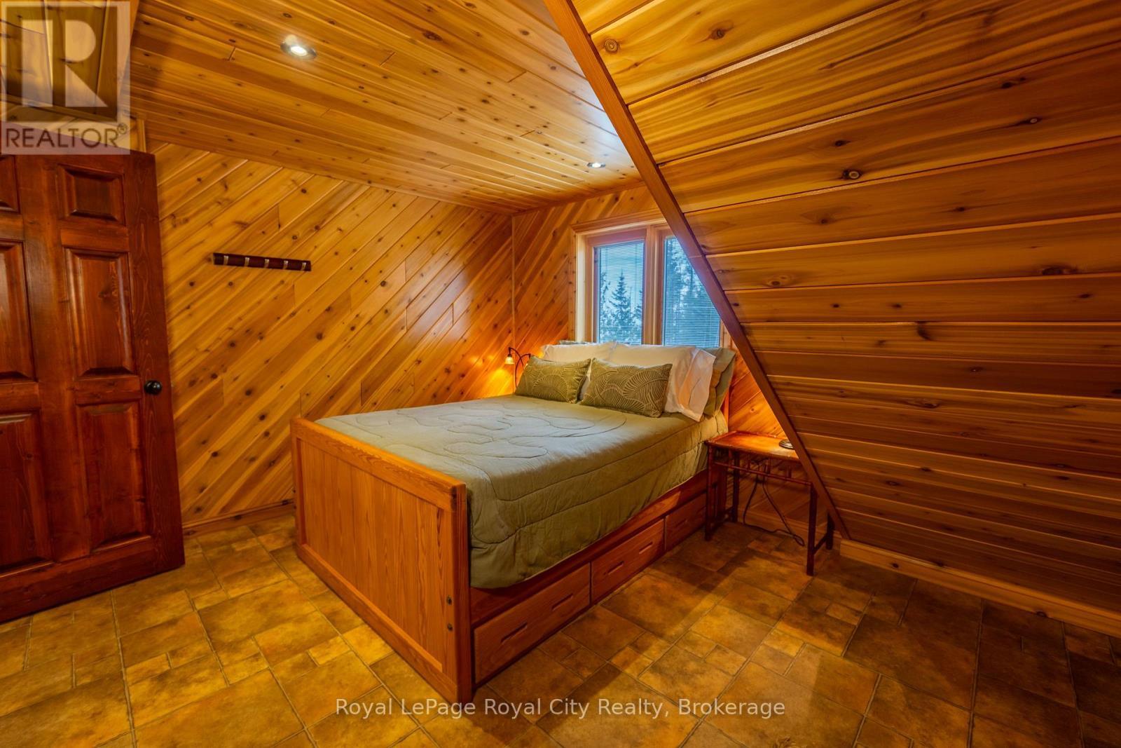 












584 WARNER BAY ROAD

,
Northern Bruce Peninsula,




Ontario
N0H2R0

