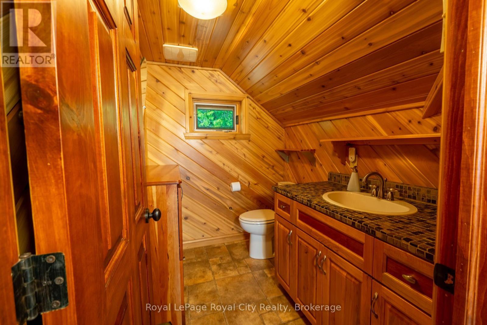 












584 WARNER BAY ROAD

,
Northern Bruce Peninsula,




Ontario
N0H2R0

