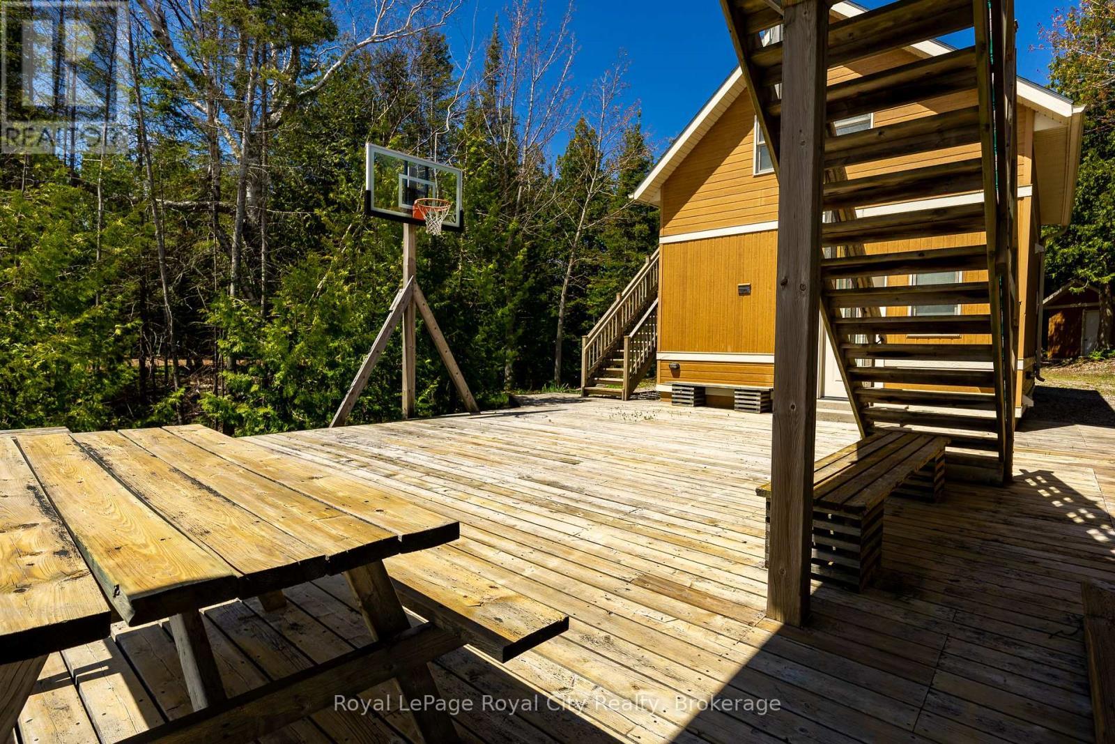 












584 WARNER BAY ROAD

,
Northern Bruce Peninsula,




Ontario
N0H2R0

