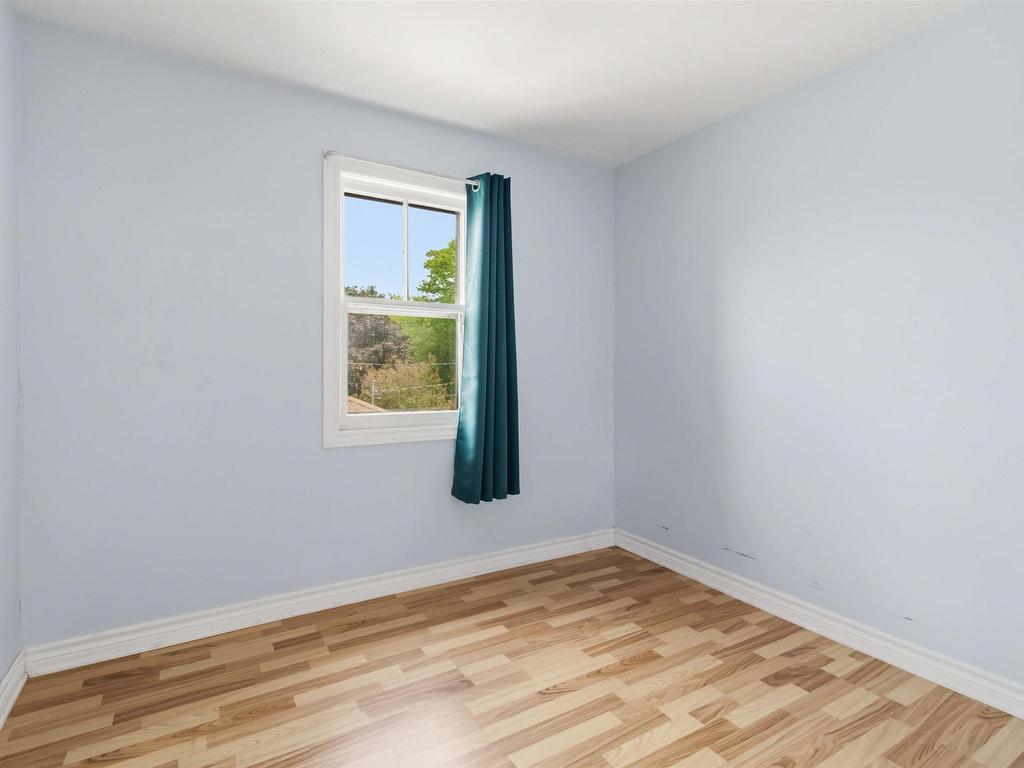 












20 Acorn Road

,
Spryfield,




NS
B3P 1G8

