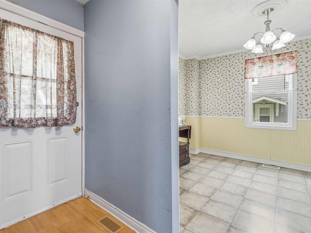 












20 Acorn Road

,
Spryfield,




NS
B3P 1G8


