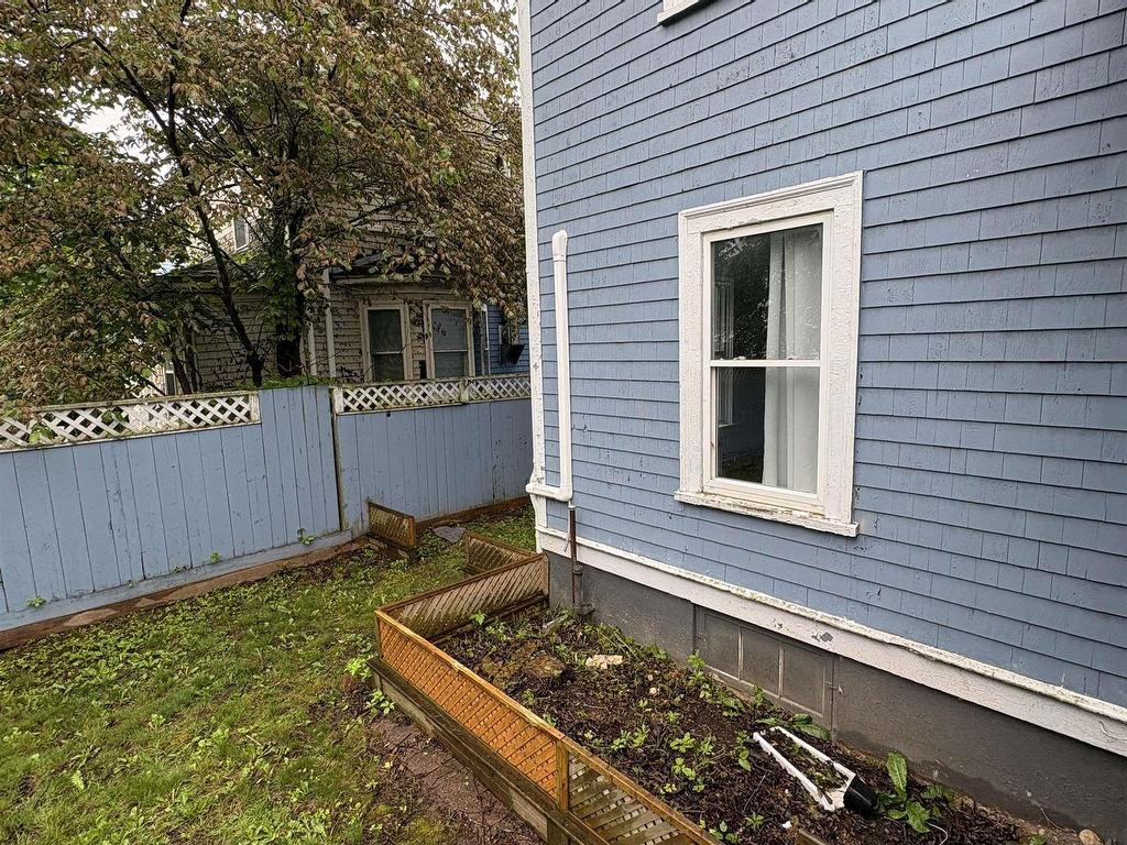 












167 Brunswick Street

,
Truro,




NS
B2N 2H7

