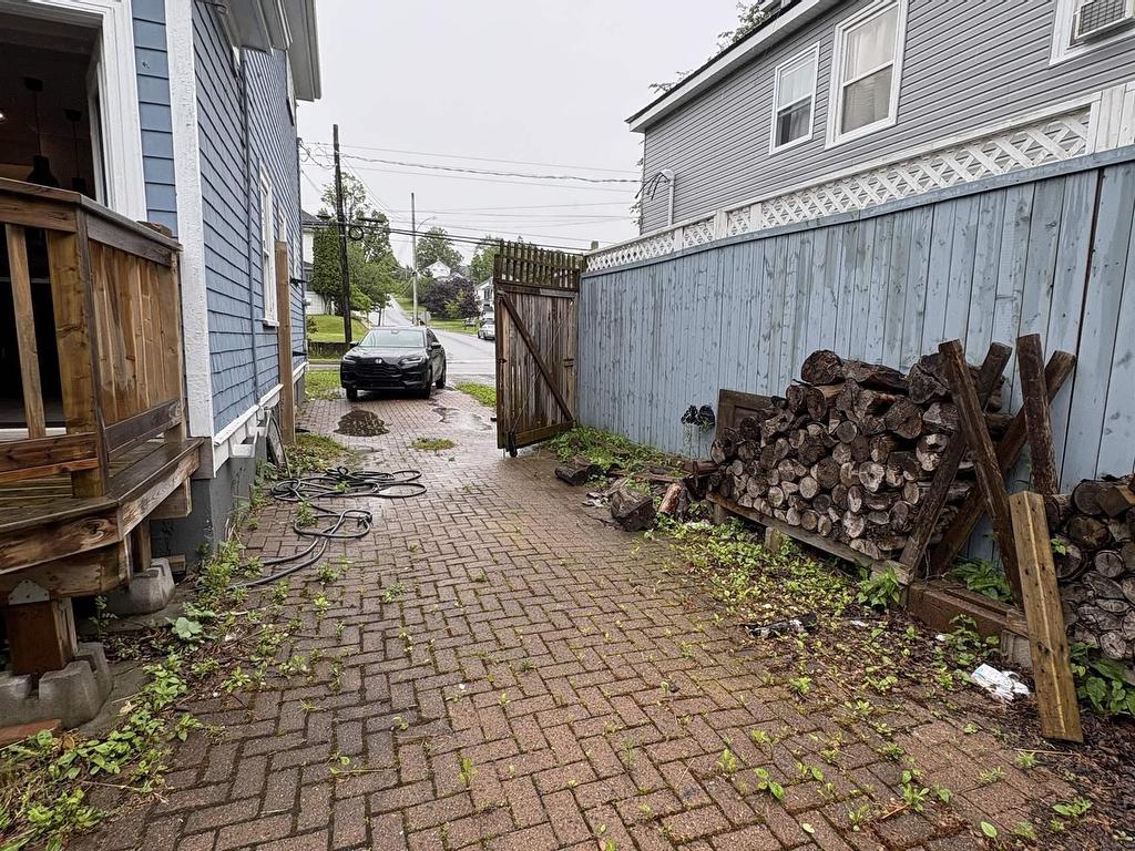 












167 Brunswick Street

,
Truro,




NS
B2N 2H7

