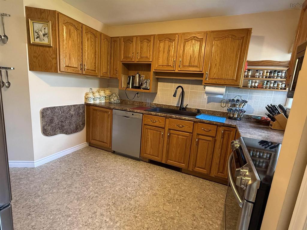 












3 Winchester Place

,
Truro,




NS
B2N 7A9

