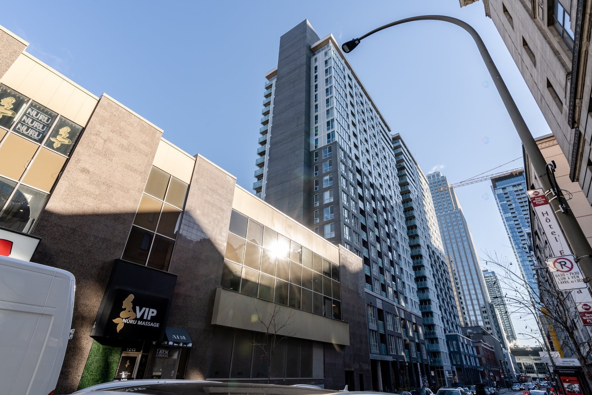 









1239


Rue Drummond

, 204,
Montréal (Ville-Marie),




QC
H3G0G4

