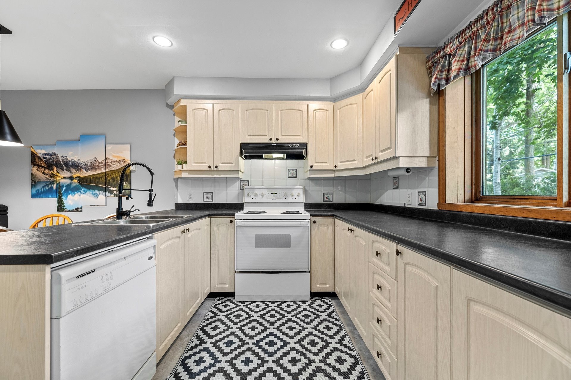 









15410


Rue de Boischatel

,
Montréal (Pierrefonds-Roxboro),




QC
H9H1Y8

