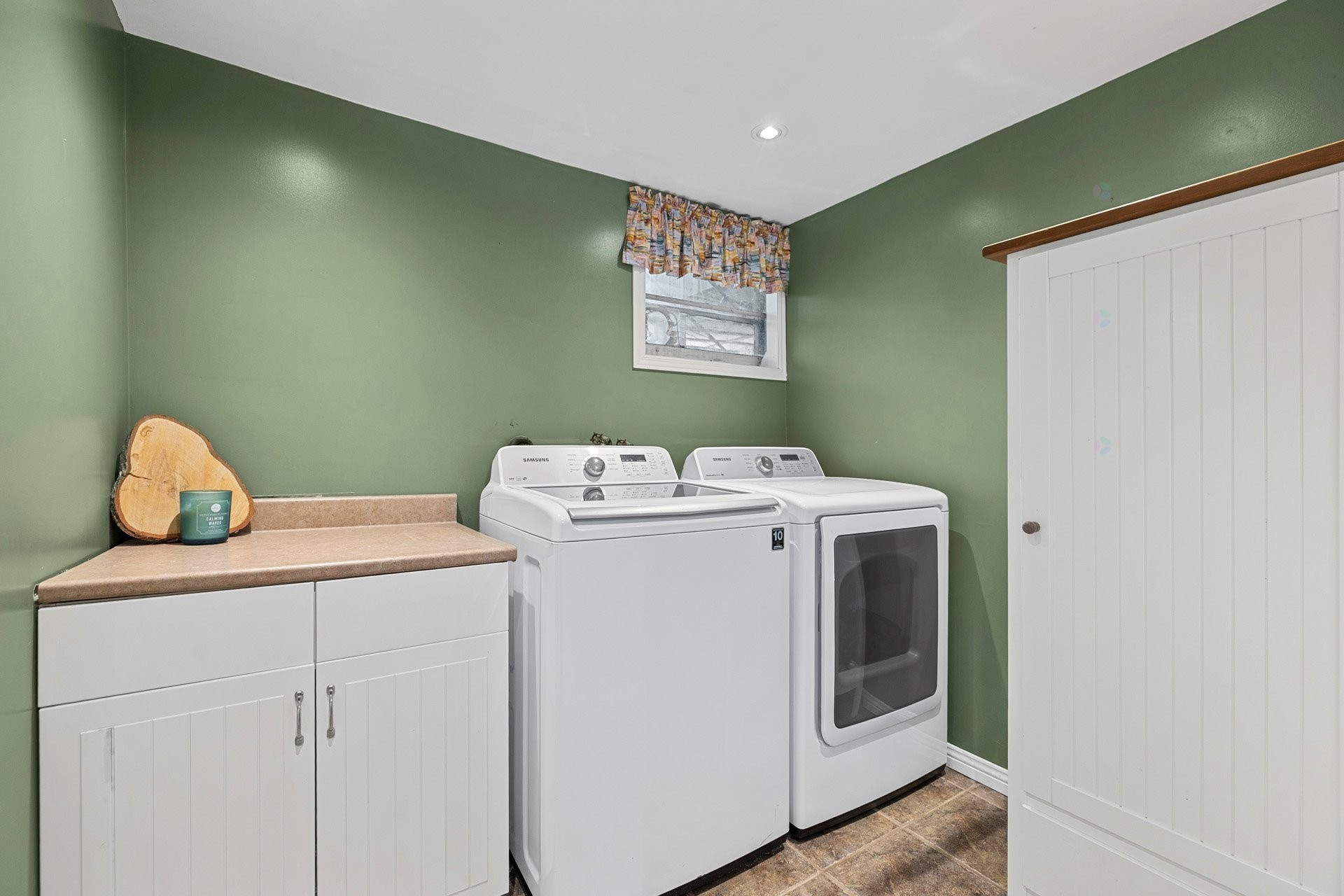 









15410


Rue de Boischatel

,
Montréal (Pierrefonds-Roxboro),




QC
H9H1Y8

