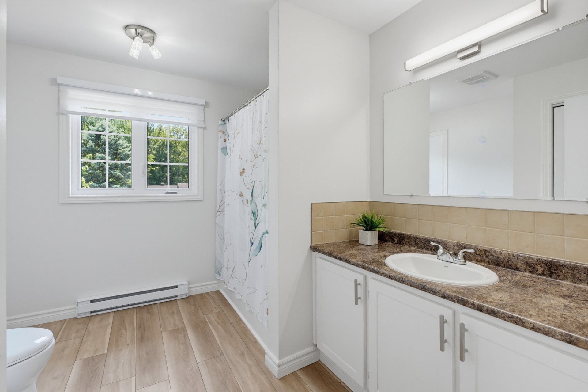 









201


Rue Bertrand

,
Gatineau (Buckingham),




QC
J8L3J4

