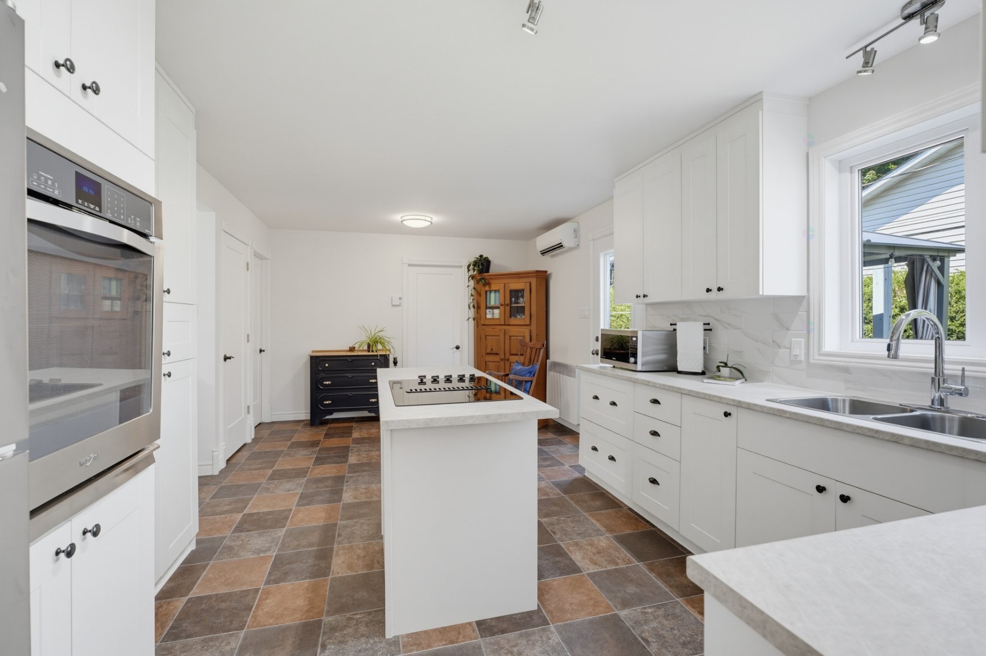 









201


Rue Bertrand

,
Gatineau (Buckingham),




QC
J8L3J4


