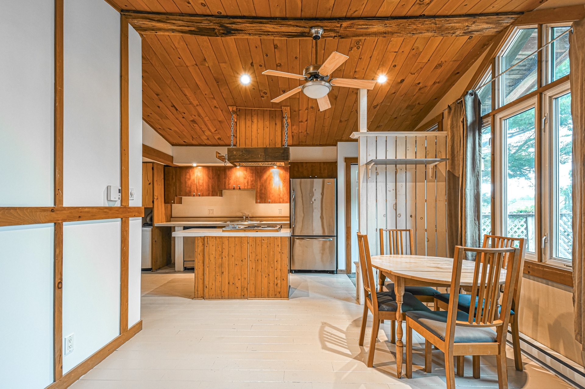 









29


Ch. de la Vallée-Bleue

,
Val-David,




QC
J0T2N0

