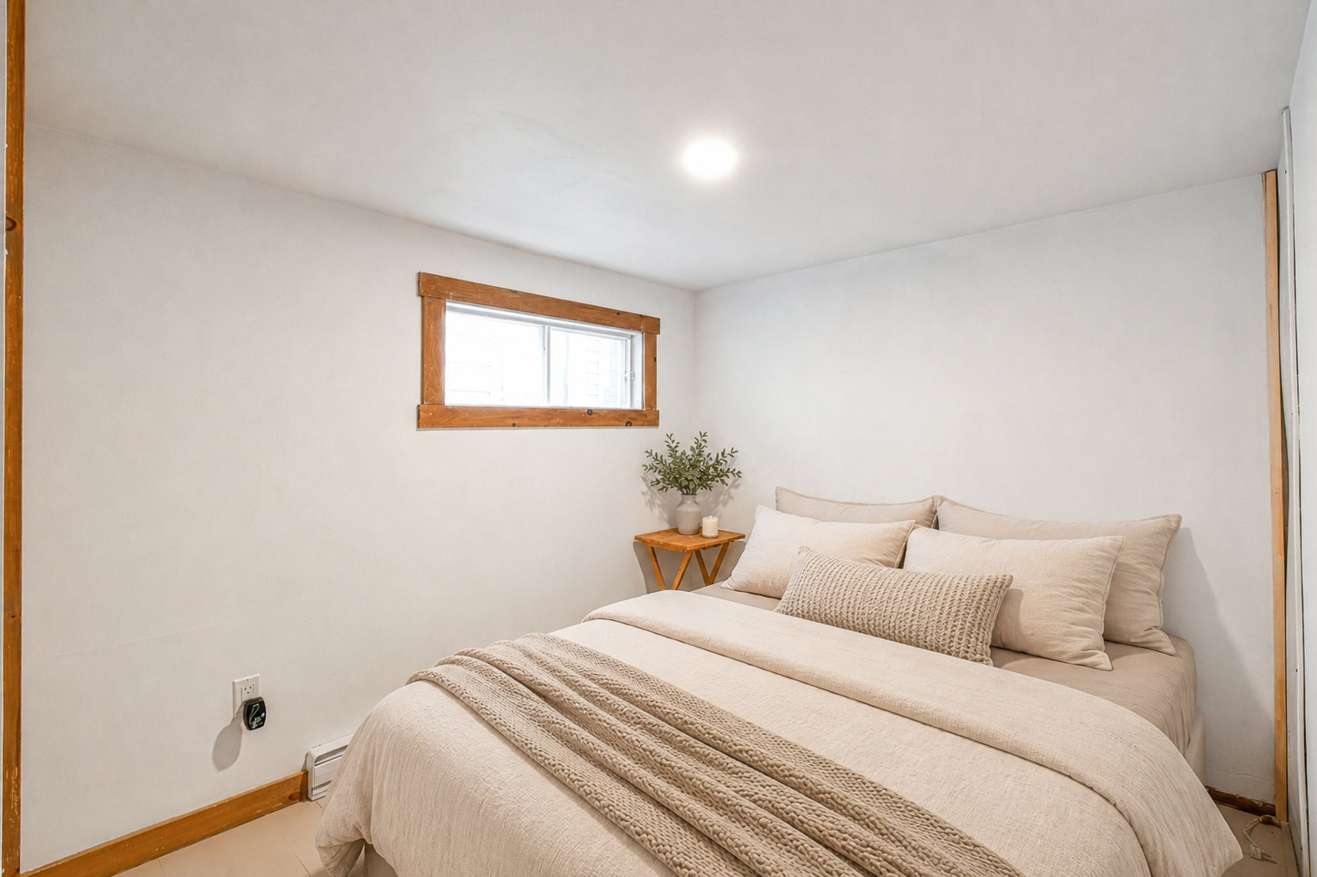 









29


Ch. de la Vallée-Bleue

,
Val-David,




QC
J0T2N0

