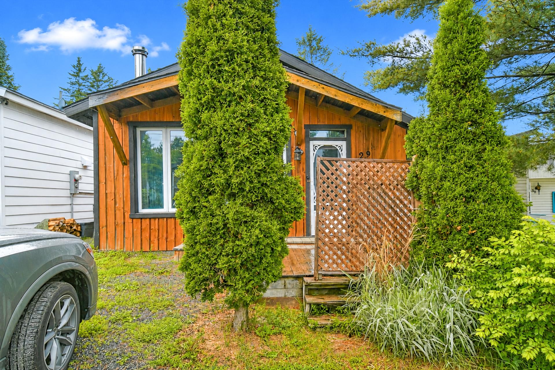 









29


Ch. de la Vallée-Bleue

,
Val-David,




QC
J0T2N0

