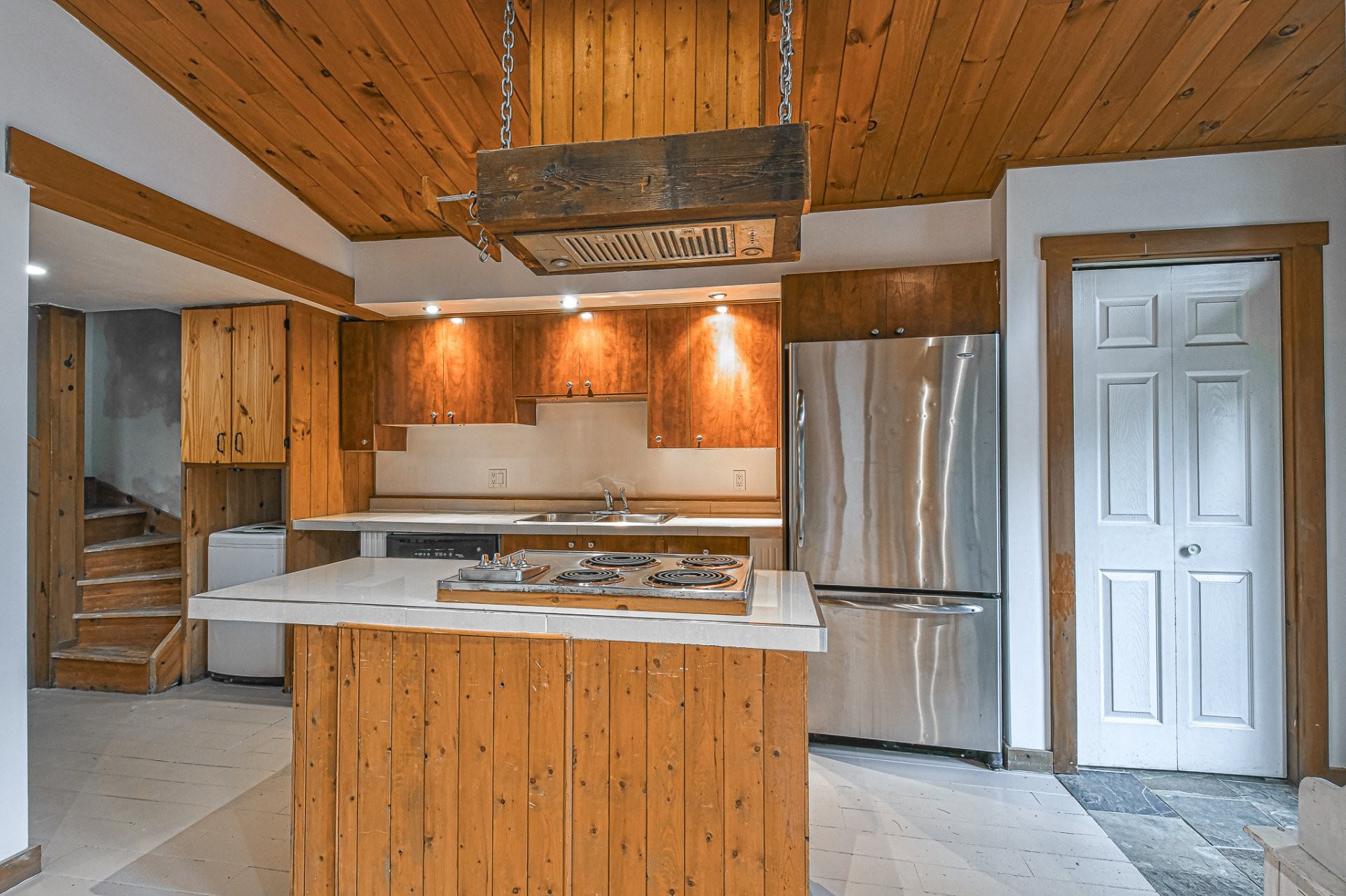 









29


Ch. de la Vallée-Bleue

,
Val-David,




QC
J0T2N0

