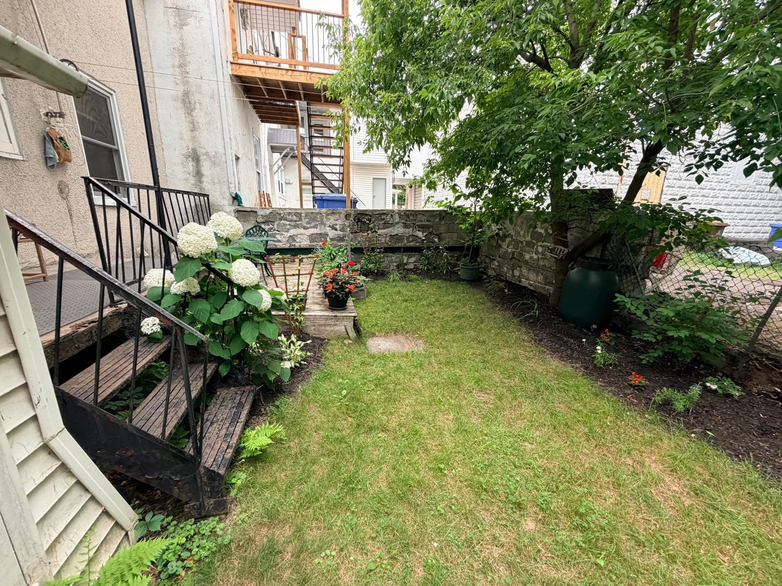 









157

 - 159


Rue Notre-Dame

,
L'Assomption,




QC
J5W3C9

