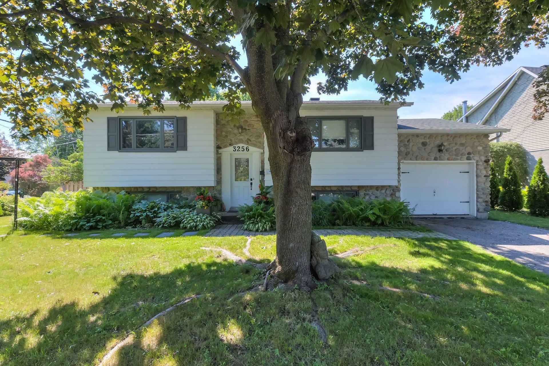 









3256


Rue Cherrier

,
Montréal (L'Île-Bizard/Sainte-Geneviève),




QC
H9C1E2

