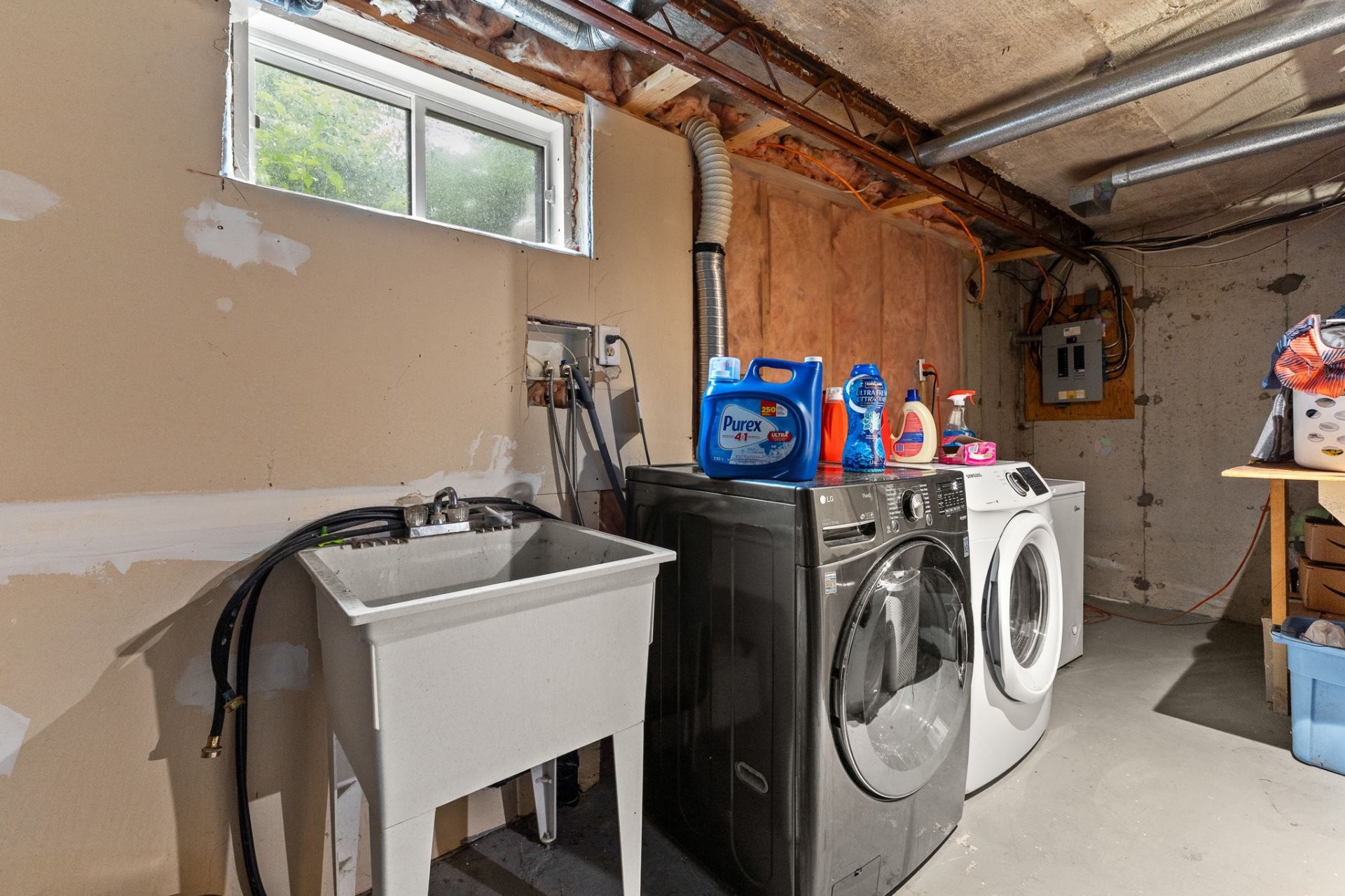 









53


Rue Conroy

,
Gatineau (Aylmer),




QC
J9H5L4

