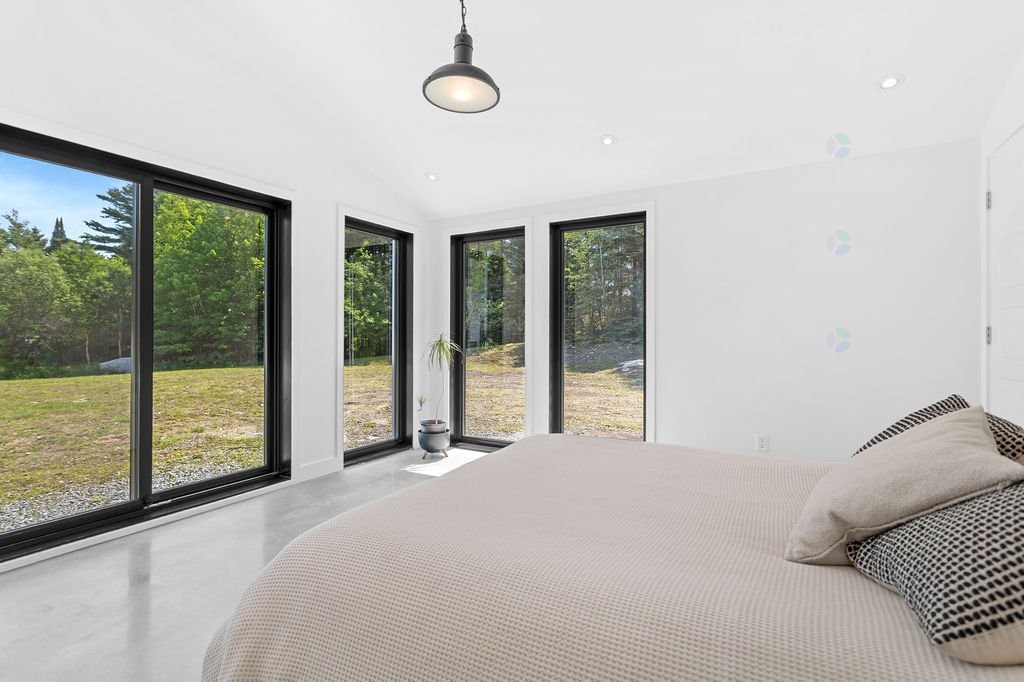 









76


465e Avenue

,
Saint-Hippolyte,




QC
J8A3E5

